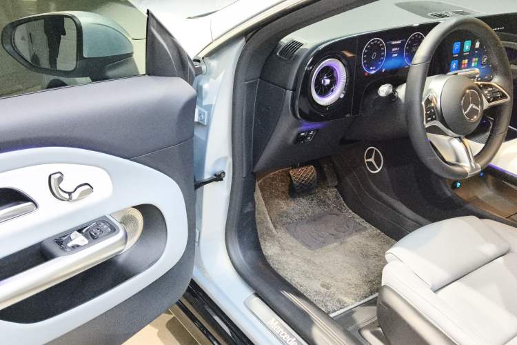 Used Mercedes-Benz CLA Electric 2025 300L Ultra-Long Range Version Driver Seat
