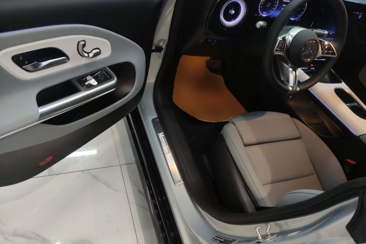 Used Mercedes-Benz CLA Electric 2025 300L Ultra-Long Range Version Interior 3