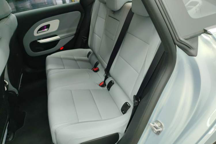 Used Mercedes-Benz CLA Electric 2025 300L Ultra-Long Range Version Left Rear Seat