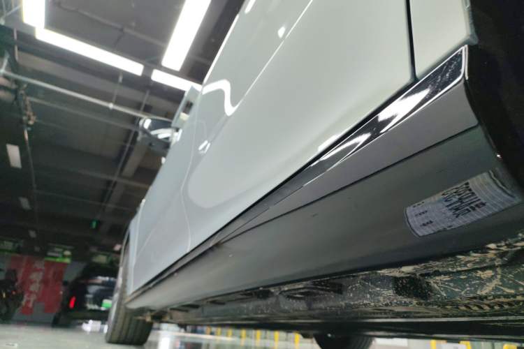 Used Mercedes-Benz CLA Electric 2025 300L Ultra-Long Range Version Left Side Sill