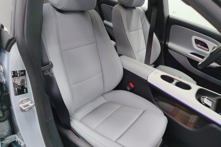 Used Mercedes-Benz CLA Electric 2025 300L Ultra-Long Range Version Right Front Seat