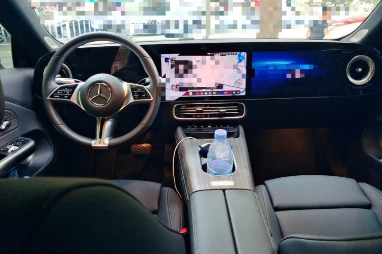 Used Mercedes-Benz CLA Electric 2025 300L Ultra-Long Range Smart Edition Center Console