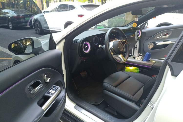 Used Mercedes-Benz CLA Electric 2025 300L Ultra-Long Range Smart Edition Driver Seat