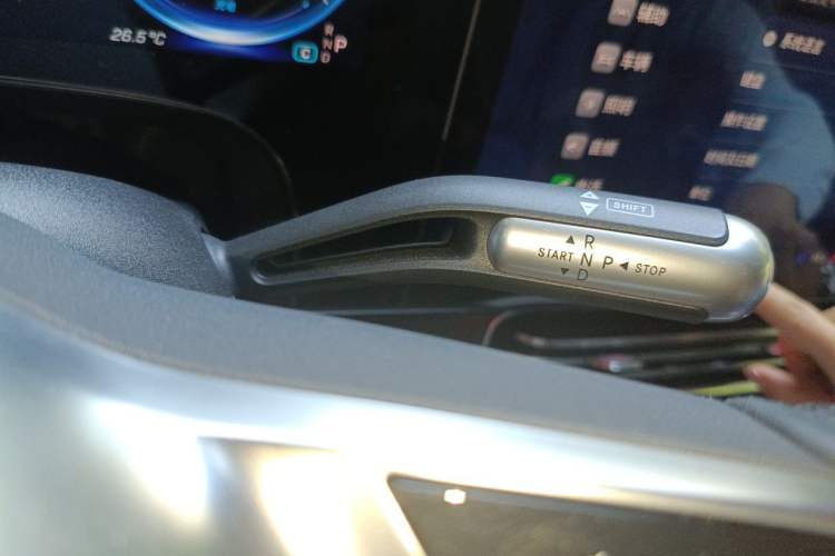 Used Mercedes-Benz CLA Electric 2025 300L Ultra-Long Range Smart Edition Gear Lever