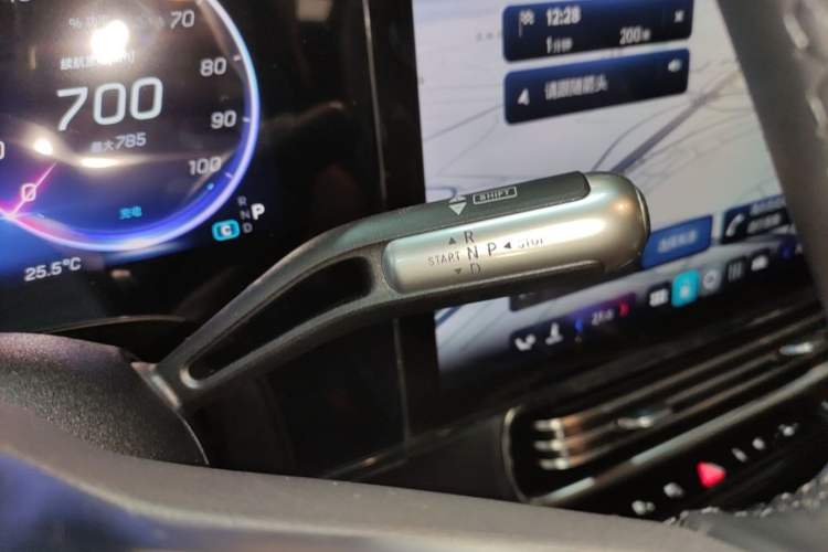 Used Mercedes-Benz CLA Electric 2025 300L Ultra-Long Range Smart Edition Gear Lever