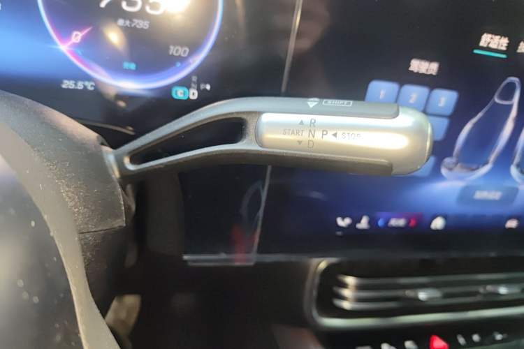 Used Mercedes-Benz CLA Electric 2025 300L Ultra-Long Range Smart Edition Gear Lever
