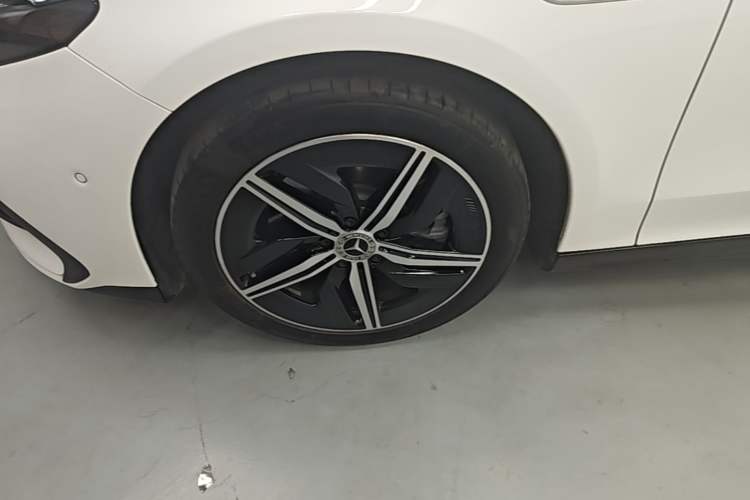 Used Mercedes-Benz CLA Electric 2025 300L Ultra-Long Range Smart Edition Left Front Wheel Hub
