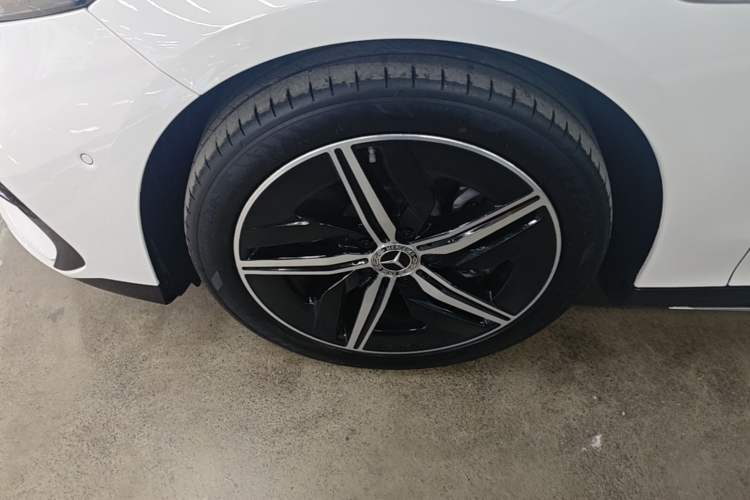 Used Mercedes-Benz CLA Electric 2025 300L Ultra-Long Range Smart Edition Left Front Wheel Hub