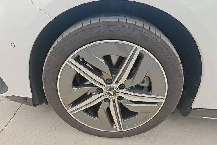 Used Mercedes-Benz CLA Electric 2025 300L Ultra-Long Range Smart Edition Left Front Wheel Hub