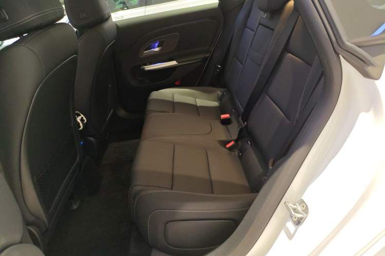 Used Mercedes-Benz CLA Electric 2025 300L Ultra-Long Range Smart Edition Left Rear Seat