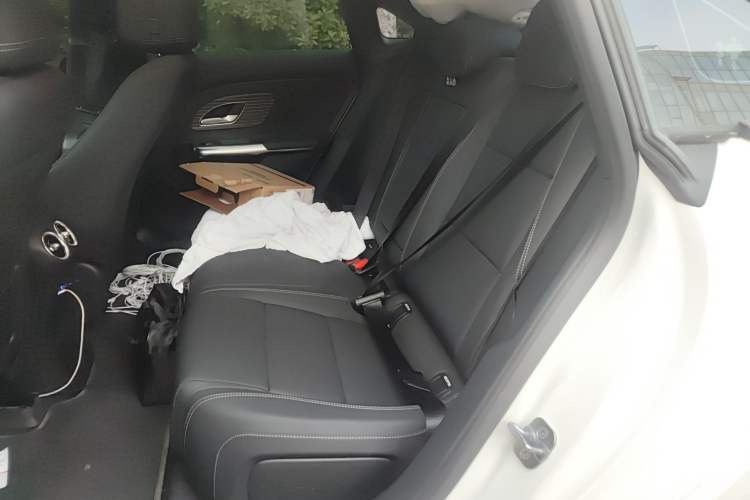 Used Mercedes-Benz CLA Electric 2025 300L Ultra-Long Range Smart Edition Left Rear Seat