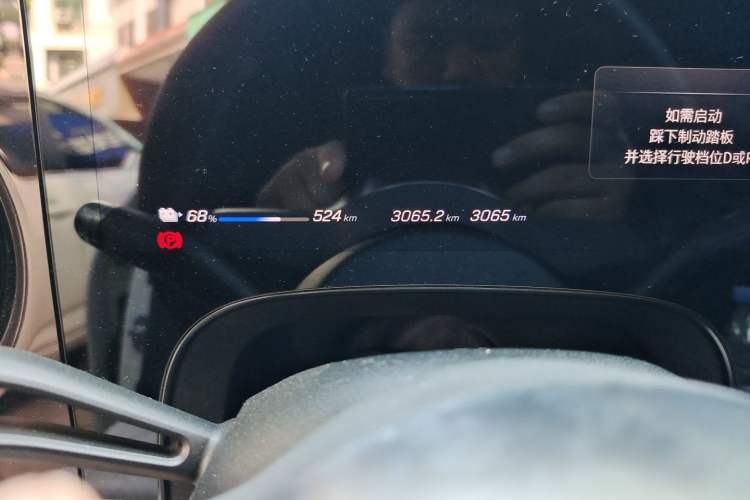 Used Mercedes-Benz CLA Electric 2025 300L Ultra-Long Range Smart Edition Odometer Close Up