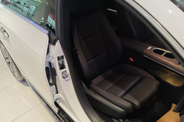 Used Mercedes-Benz CLA Electric 2025 300L Ultra-Long Range Smart Edition Right Front Seat