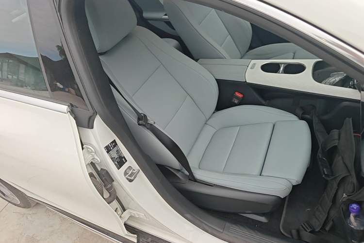 Used Mercedes-Benz CLA Electric 2025 300L Ultra-Long Range Smart Edition Right Front Seat