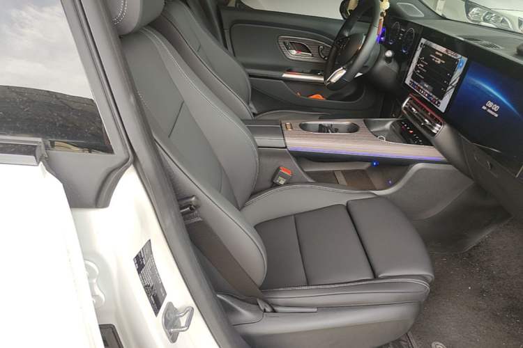 Used Mercedes-Benz CLA Electric 2025 300L Ultra-Long Range Smart Edition Right Front Seat