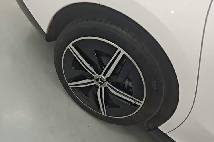 Used Mercedes-Benz CLA Electric 2025 300L Ultra-Long Range Smart Edition Right Rear Wheel Hub