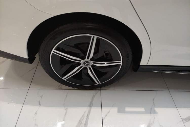 Used Mercedes-Benz CLA Electric 2025 300L Ultra-Long Range Smart Edition Right Rear Wheel Hub