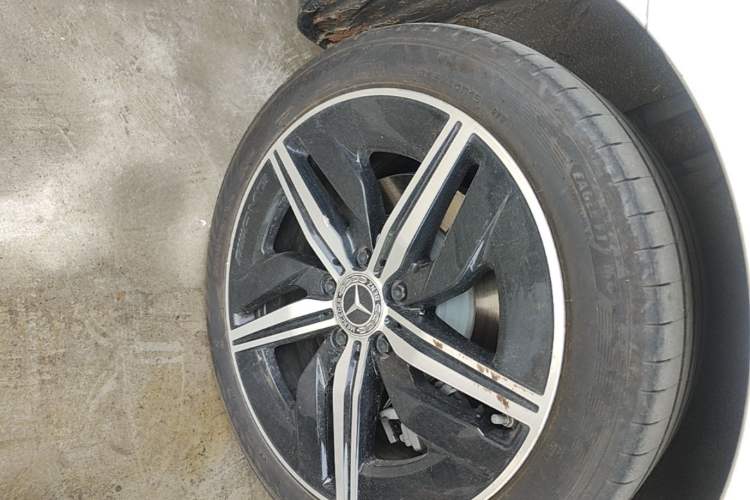 Used Mercedes-Benz CLA Electric 2025 300L Ultra-Long Range Smart Edition Right Rear Wheel Hub