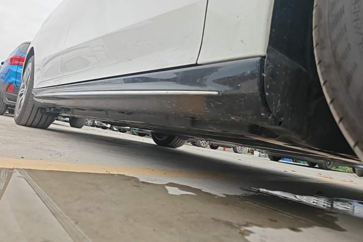 Used Mercedes-Benz CLA Electric 2025 300L Ultra-Long Range Smart Edition Right Side Sill