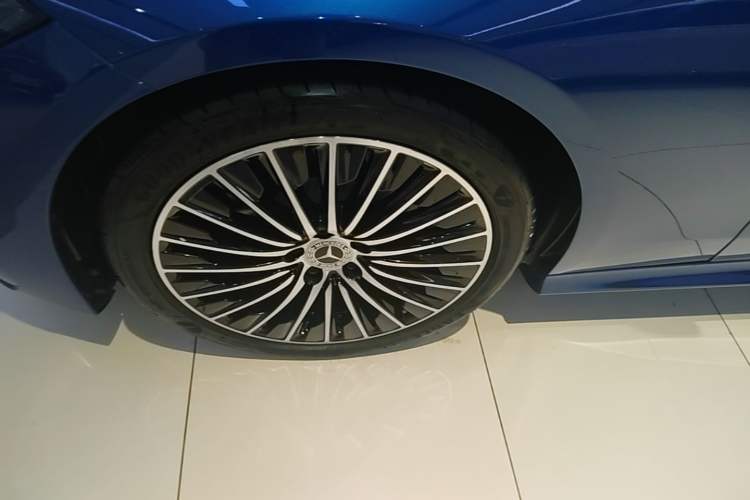 Used Mercedes-Benz CLE 2024 CLE 300 4MATIC Dynamic Coupe Left Front Wheel Hub