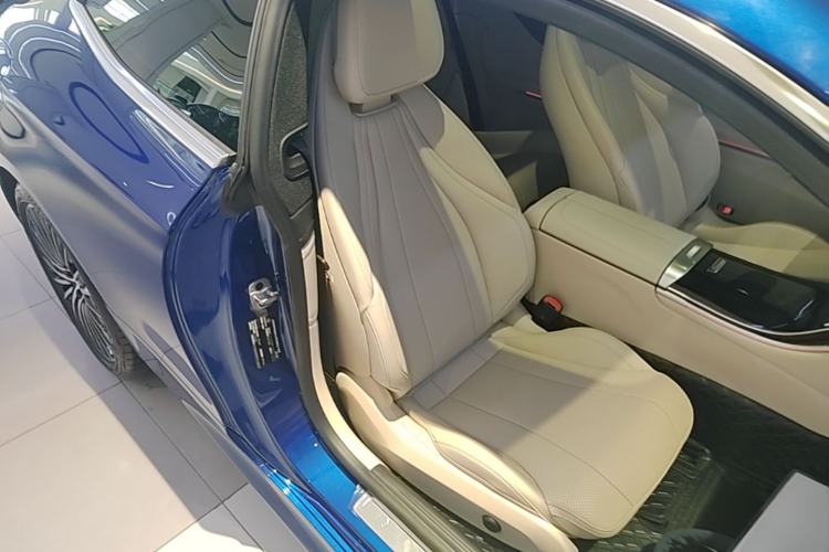 Used Mercedes-Benz CLE 2024 CLE 300 4MATIC Dynamic Coupe Right Front Seat