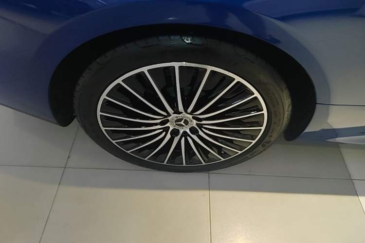 Used Mercedes-Benz CLE 2024 CLE 300 4MATIC Dynamic Coupe Right Rear Wheel Hub