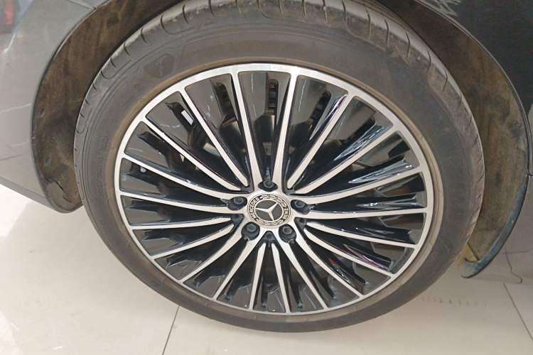 Used Mercedes-Benz CLE 2024 CLE 300 4MATIC Luxury Coupe Exterior 8
