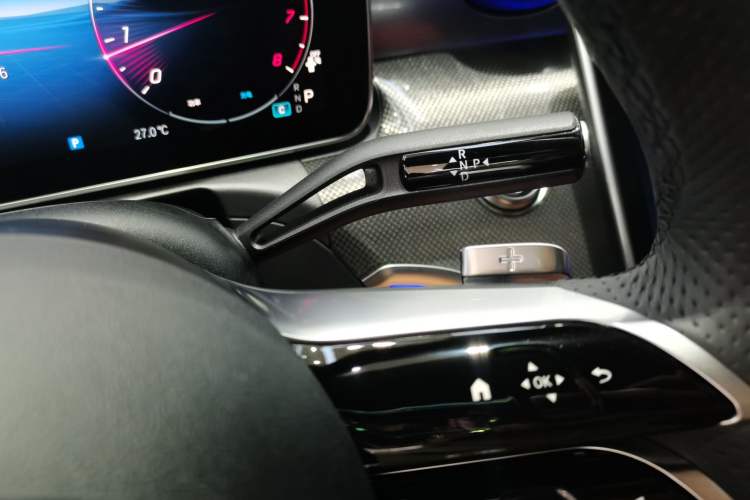 Used Mercedes-Benz CLE 2024 CLE 300 4MATIC Luxury Coupe Gear Lever