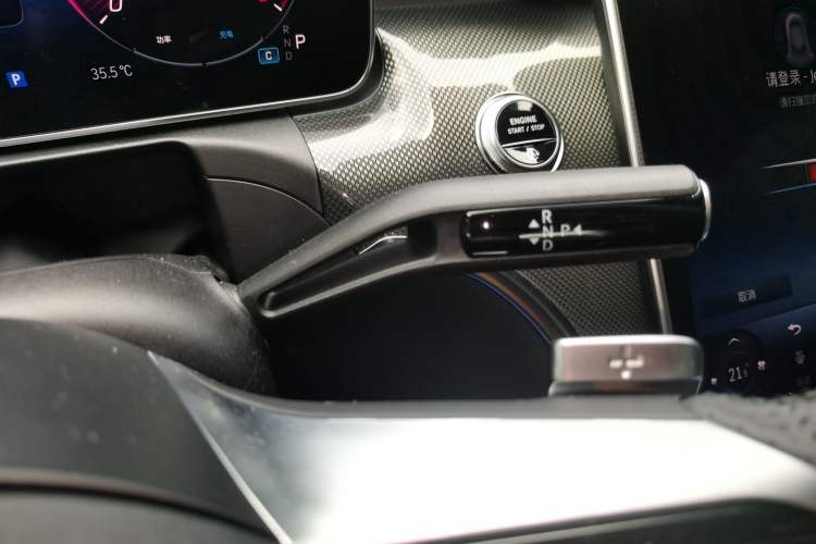 Used Mercedes-Benz CLE 2024 CLE 300 4MATIC Dynamic Coupe Gear Lever
