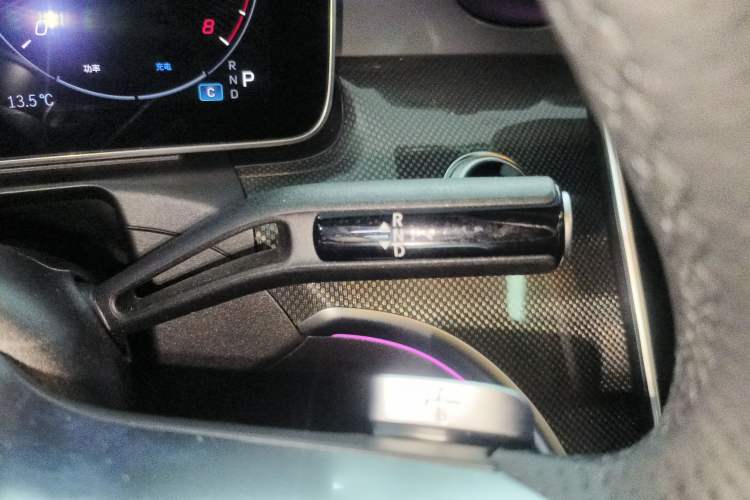 Used Mercedes-Benz CLE 2024 CLE 300 4MATIC Dynamic Coupe Gear Lever