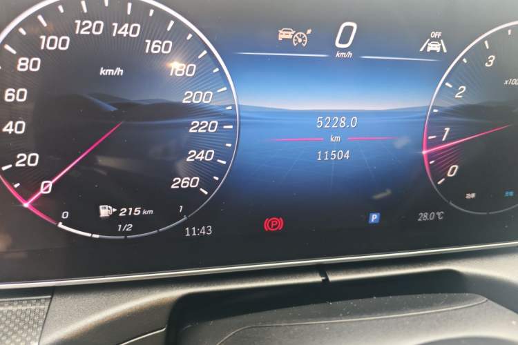 Used Mercedes-Benz CLE 2024 CLE 300 4MATIC Dynamic Coupe Odometer Close Up