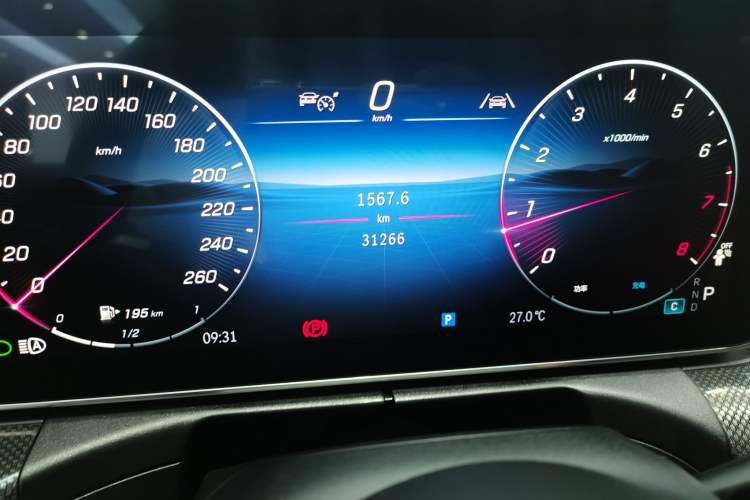 Used Mercedes-Benz CLE 2024 CLE 300 4MATIC Luxury Coupe Odometer Close Up