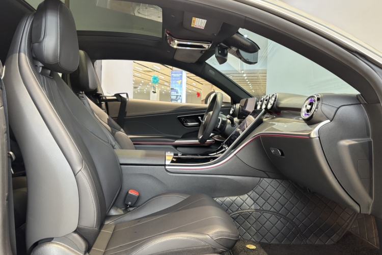 Used Mercedes-Benz CLE 2024 CLE 300 4MATIC Dynamic Coupe Right Front Seat