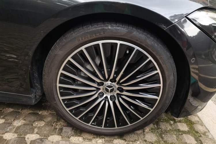 Used Mercedes-Benz CLE 2024 CLE 300 4MATIC Dynamic Coupe Right Front Wheel Hub