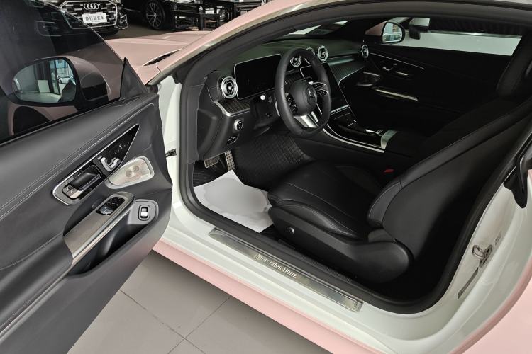 Used Mercedes-Benz CLE 2024 CLE 300 4MATIC Dynamic Coupe Driver Seat
