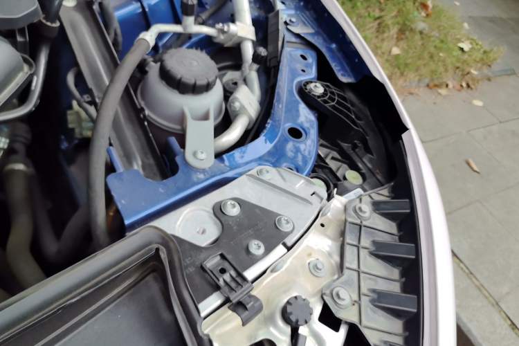 Used Mercedes-Benz CLE 2024 CLE 260 Coupe Engine Bay Left