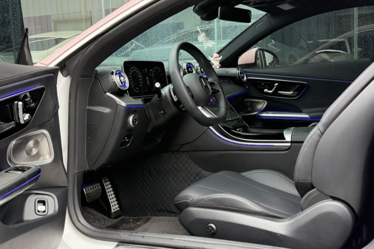 Used Mercedes-Benz CLE 2024 CLE 300 4MATIC Luxury Coupe Interior 3