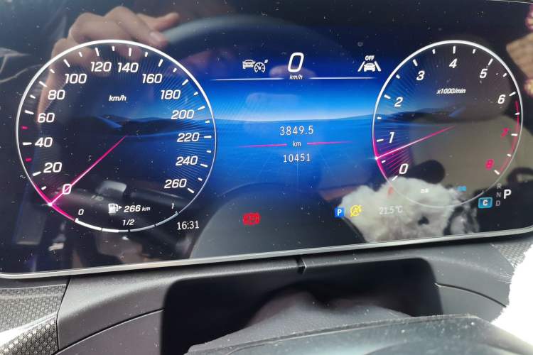 Used Mercedes-Benz CLE 2024 CLE 260 Coupe Odometer Close Up