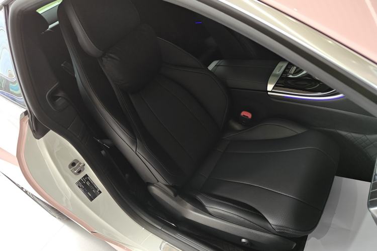 Used Mercedes-Benz CLE 2024 CLE 300 4MATIC Dynamic Coupe Right Front Seat
