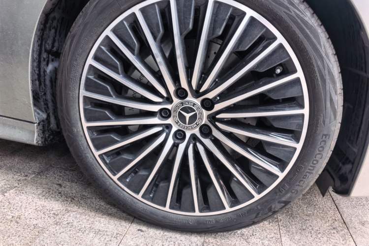 Used Mercedes-Benz CLE 2024 CLE 300 4MATIC Dynamic Coupe Right Front Wheel Hub