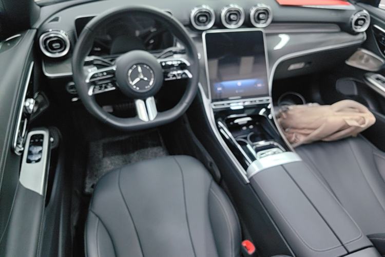 Used Mercedes-Benz CLE 2024 CLE 260 Convertible Coupe Center Console