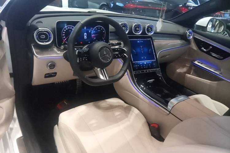 Used Mercedes-Benz CLE 2024 CLE 260 Coupe Center Console