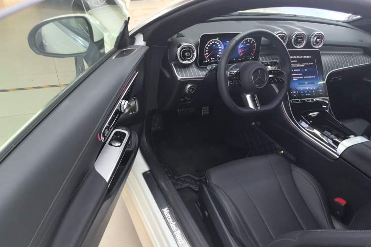 Used Mercedes-Benz CLE 2024 CLE 300 4MATIC Luxury Coupe Driver Seat