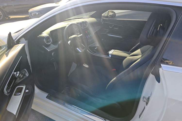 Used Mercedes-Benz CLE 2024 CLE 300 4MATIC Dynamic Coupe Driver Seat