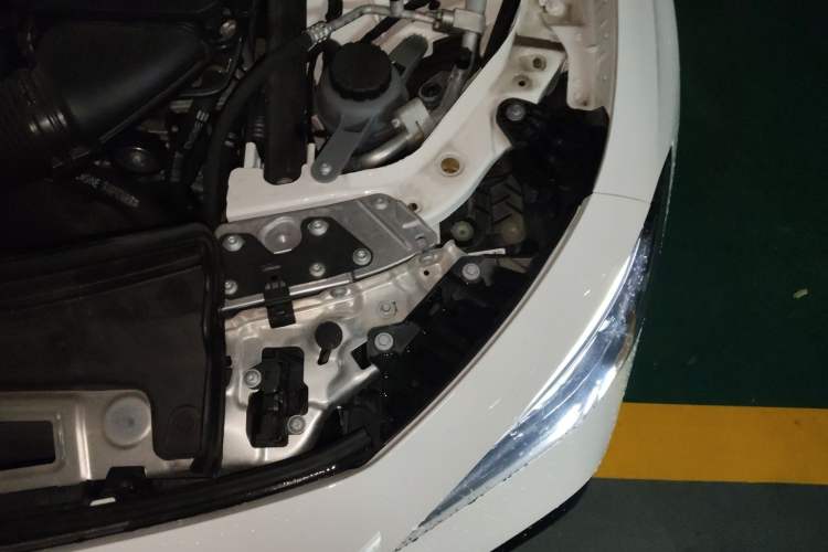 Used Mercedes-Benz CLE 2024 CLE 300 4MATIC Dynamic Coupe Engine Bay Left