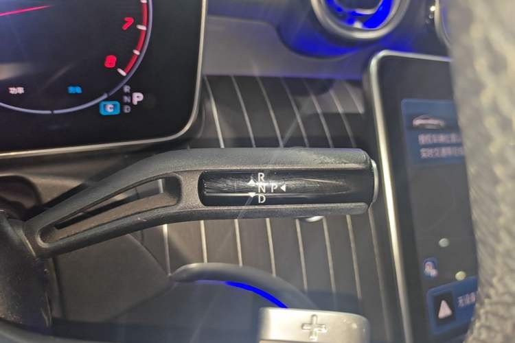 Used Mercedes-Benz CLE 2024 CLE 300 4MATIC Luxury Coupe Gear Lever