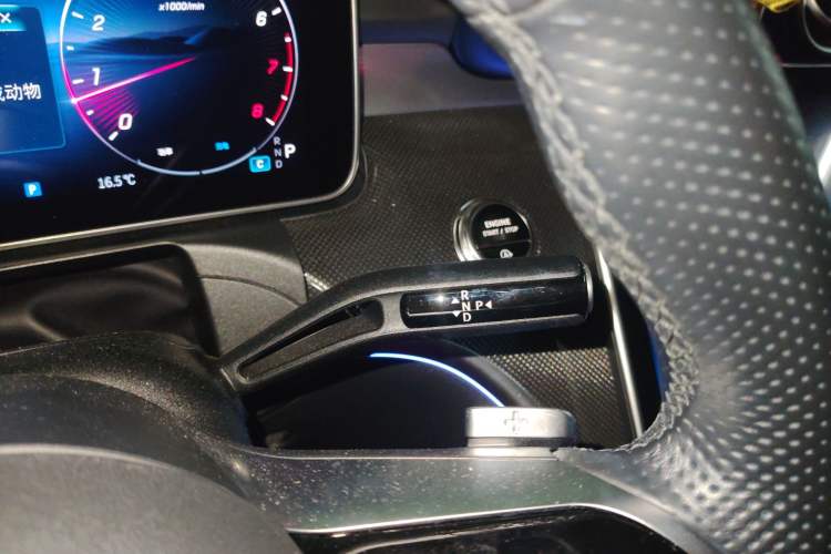 Used Mercedes-Benz CLE 2024 CLE 300 4MATIC Convertible Coupe Gear Lever