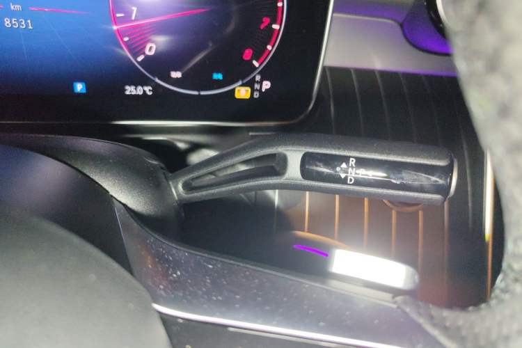 Used Mercedes-Benz CLE 2024 CLE 300 4MATIC Luxury Coupe Gear Lever