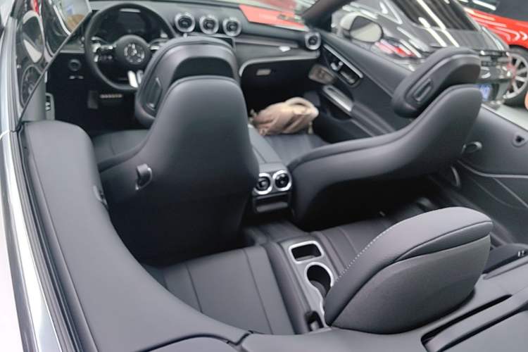 Used Mercedes-Benz CLE 2024 CLE 260 Convertible Coupe Headliner