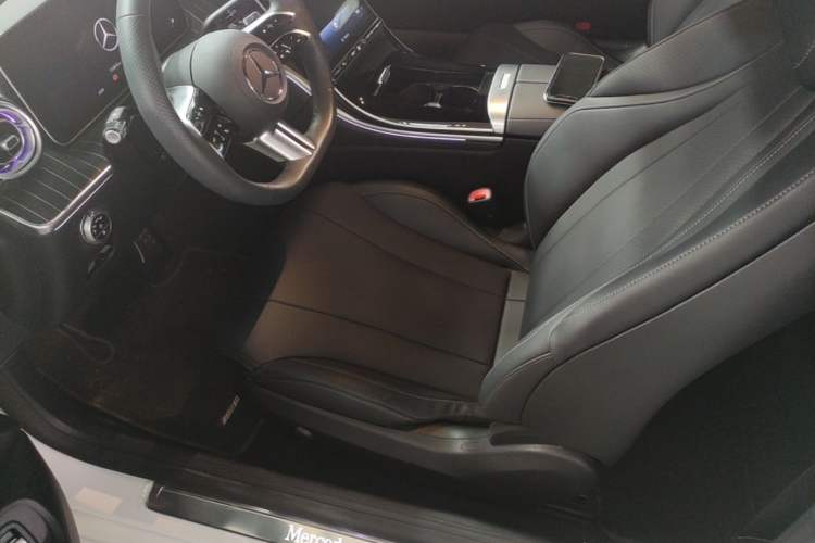 Used Mercedes-Benz CLE 2024 CLE 300 4MATIC Dynamic Coupe Left Front Seat